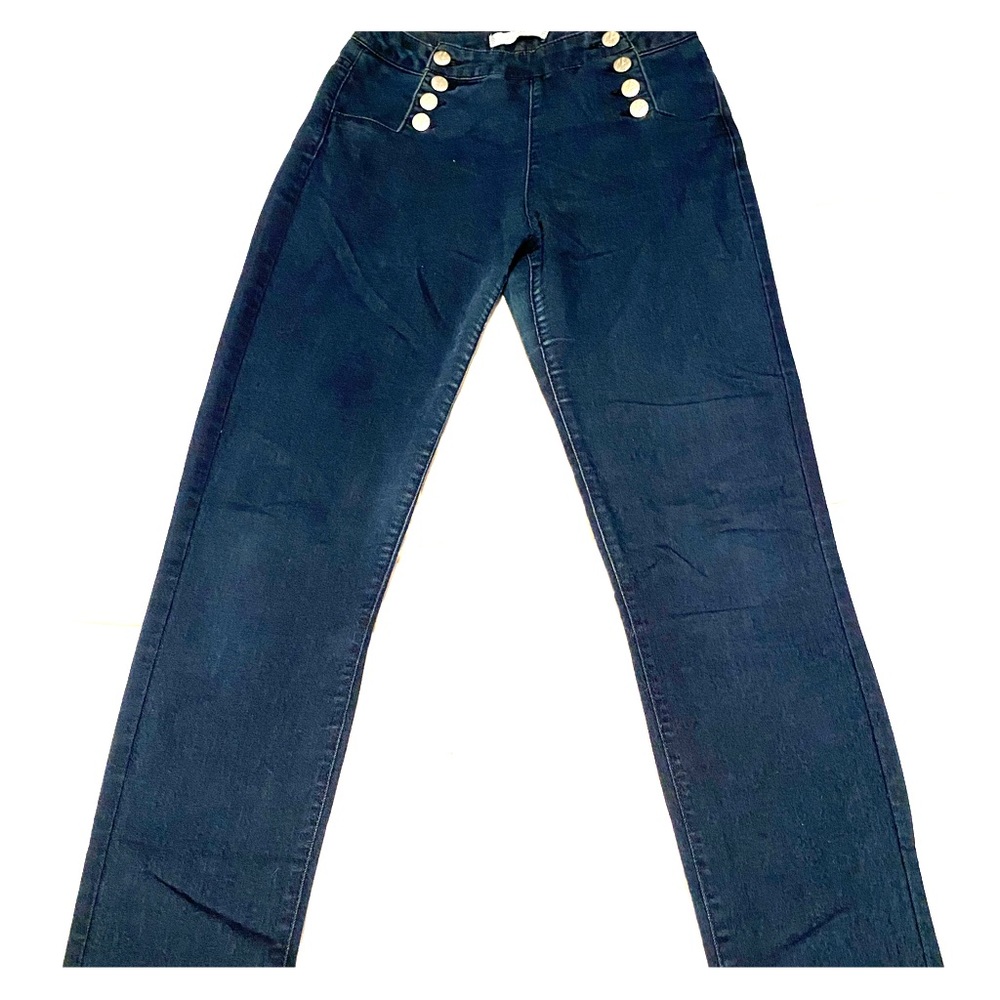 High waisted Jeans.